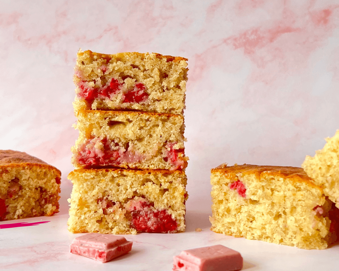 BANANA CAKE WITH RASPBERRIES & WHITE CHOCOLATE